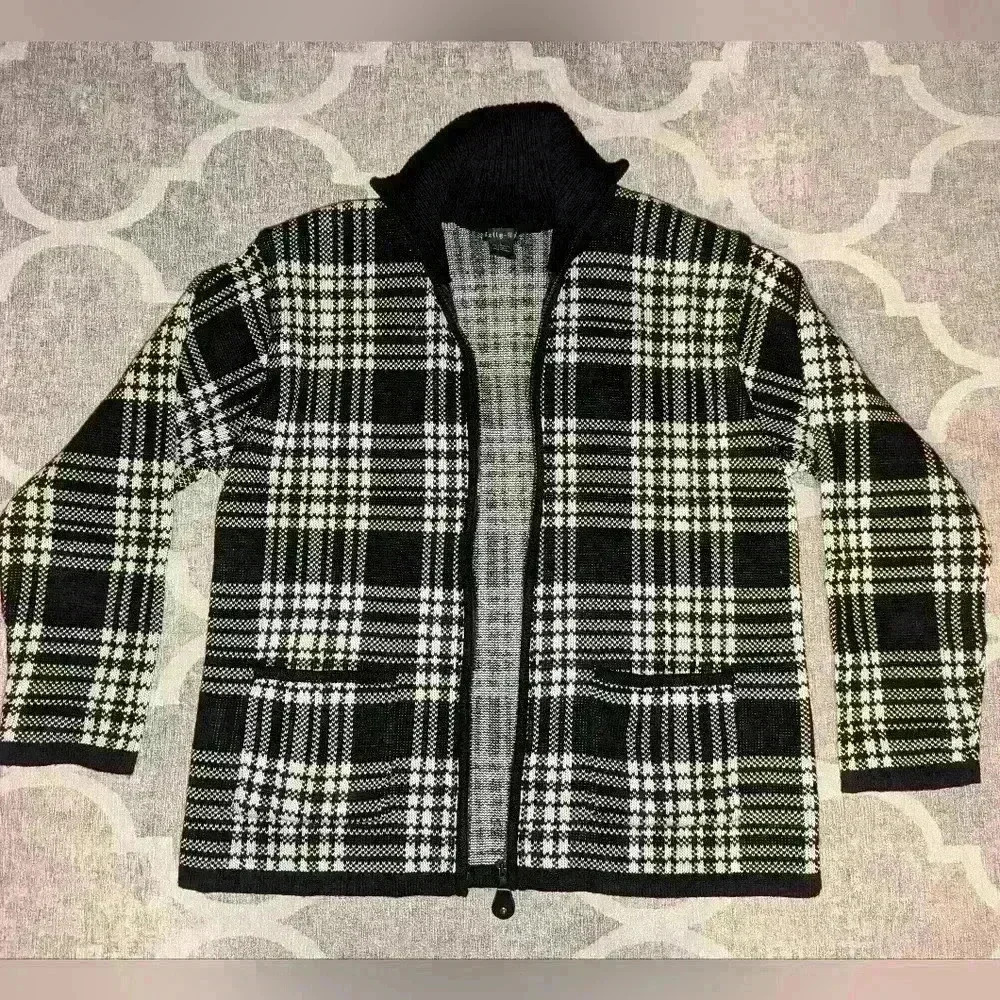 Black and White Plaid Zipper Jacket Size Large Thick And Warm - Picture 2 of 6